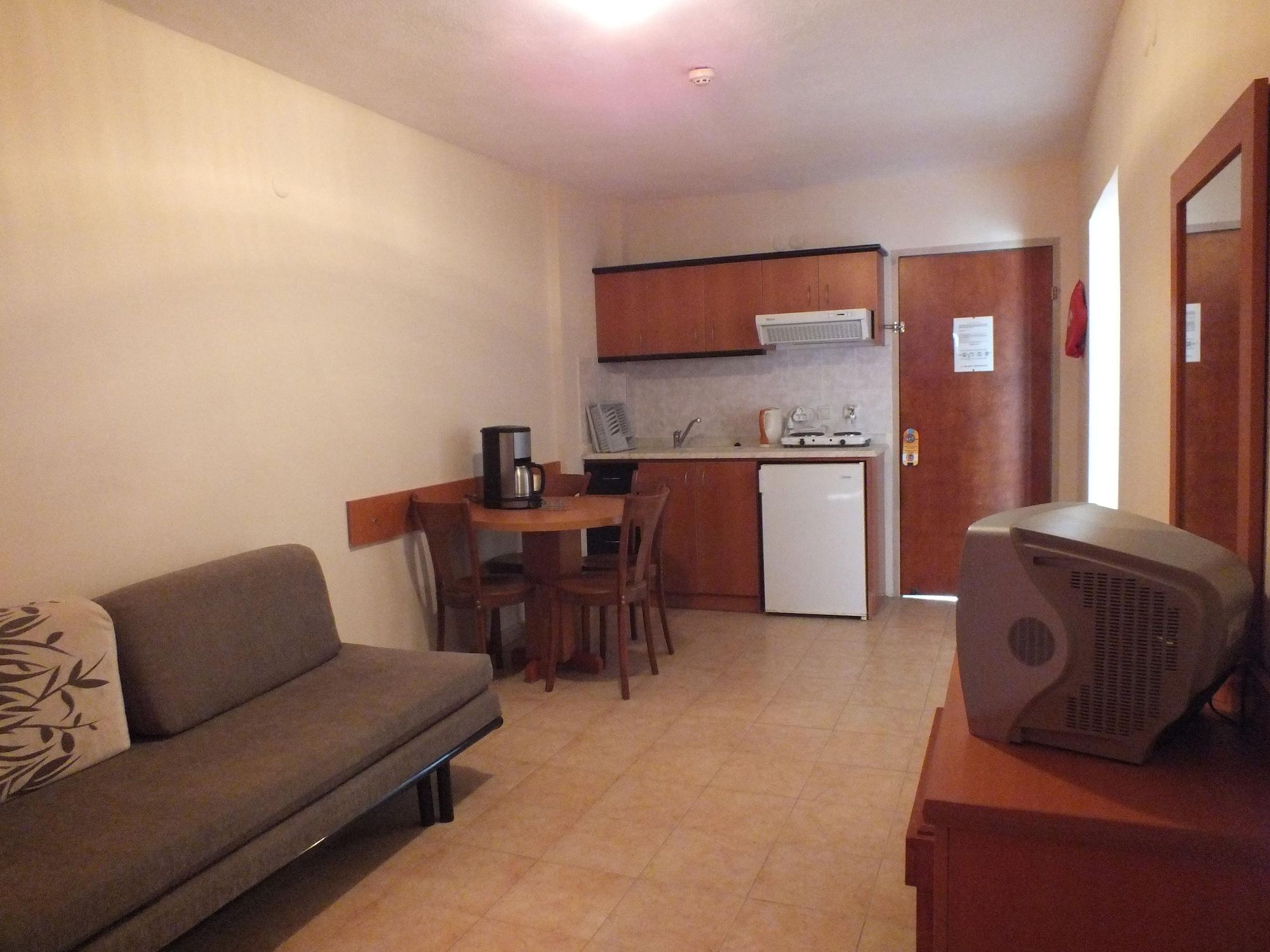 Tuntas Family Suites Kusadası Kültér fotó