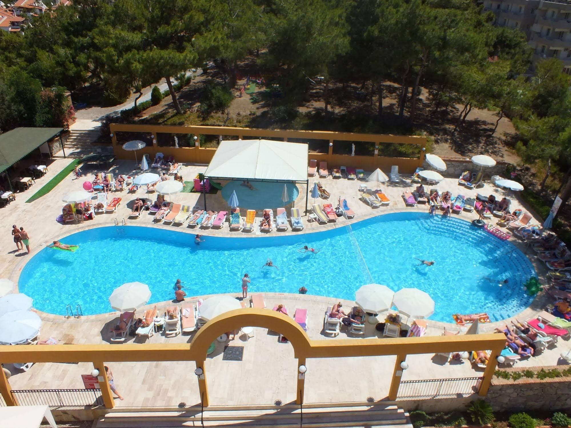 Tuntas Family Suites Kusadası Kültér fotó